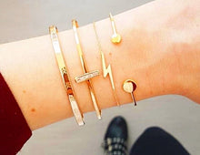 Load image into Gallery viewer, Storm Born Bracelet Set